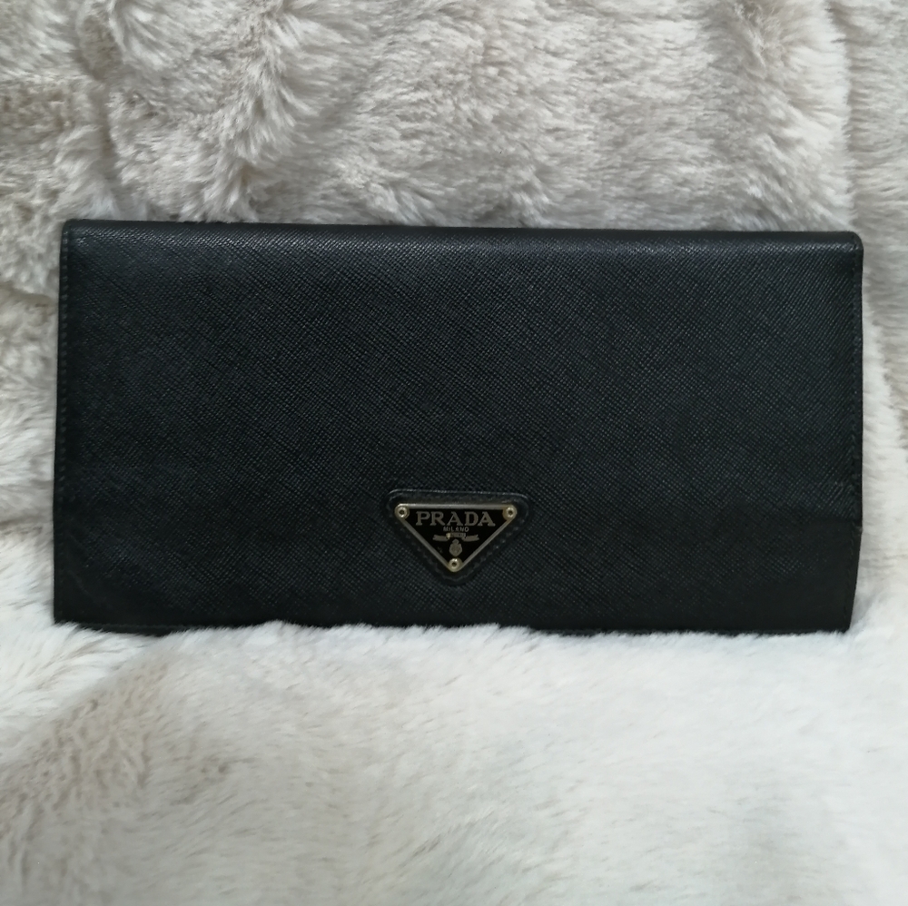 Authentic Prada Vintage saffiano leather black Milano wallet